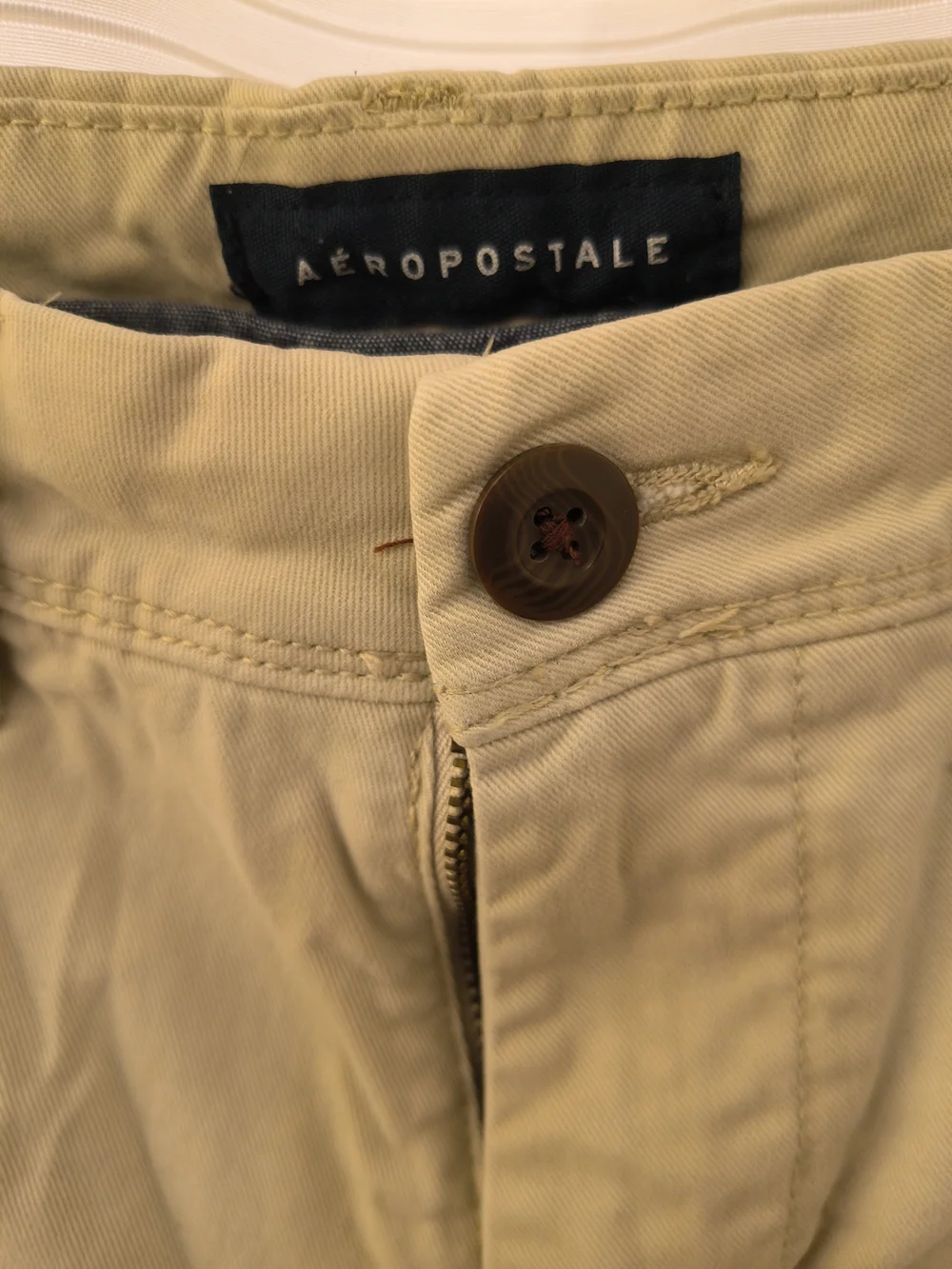 Aeropostale Men's Light Khaki Chino Pants